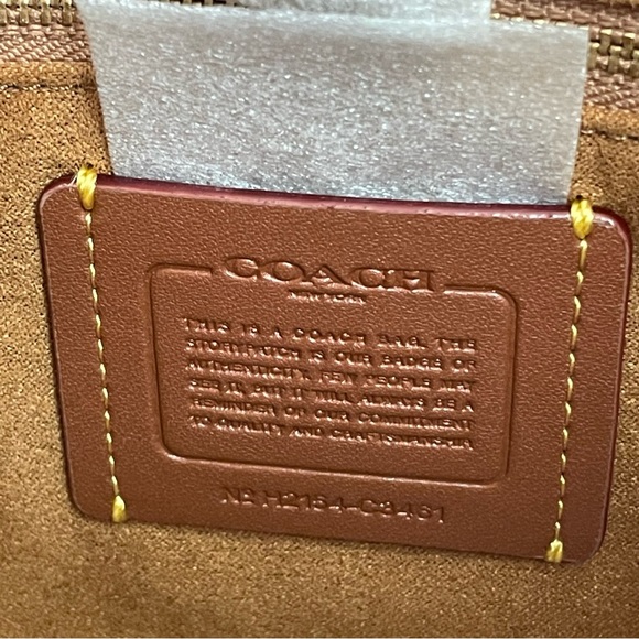 ‼️SOLD‼️ Coach Field Tote 22 in Colour Block - Picture 9 of 13